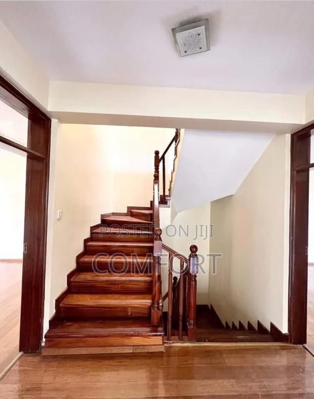 6bdrm Mansion in Lavington for sale