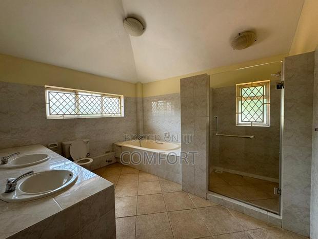 7bdrm Mansion in Un, Runda for rent