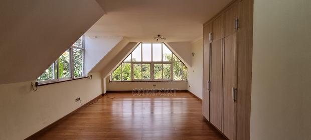 6bdrm Mansion in Unep, Runda for rent