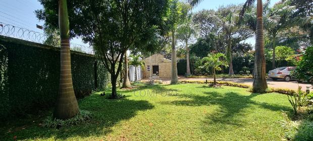 6bdrm Mansion in Unep, Runda for rent