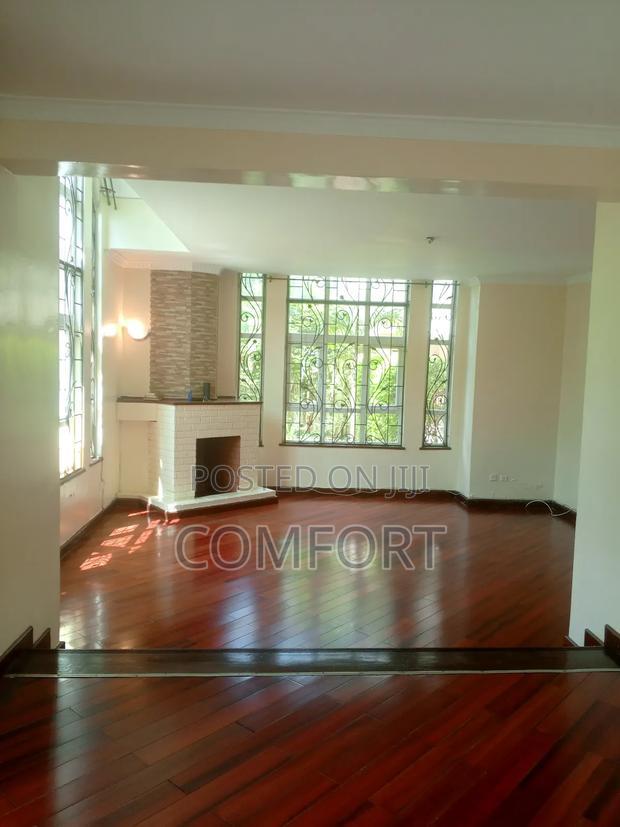 5bdrm Mansion in Lavington Green for rent