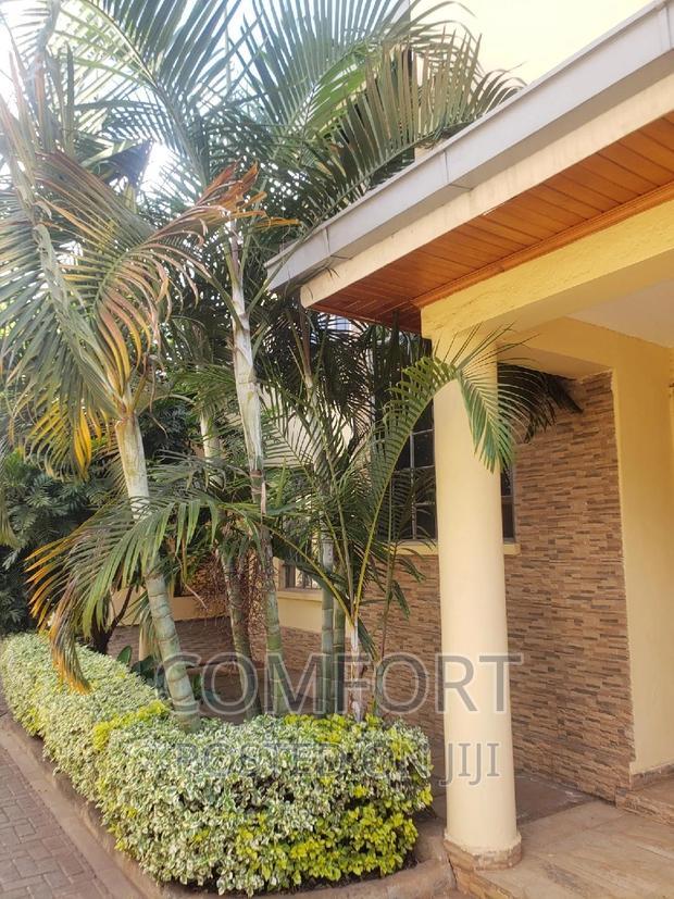 5bdrm Townhouse / Terrace in Lavingtongreen for rent