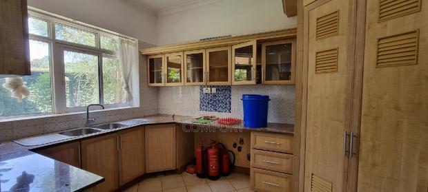 6bdrm Mansion in Unep, Runda for rent