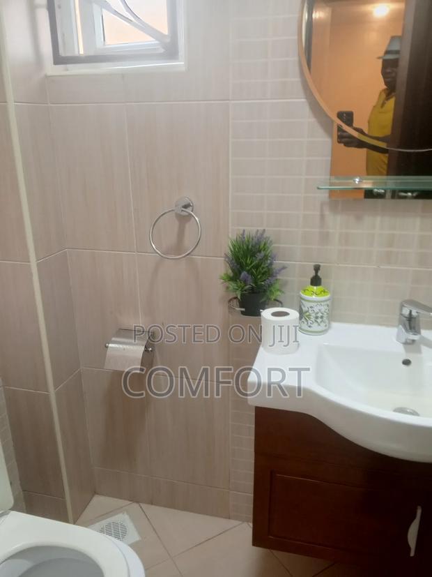 5bdrm Mansion in Lavington Green for rent