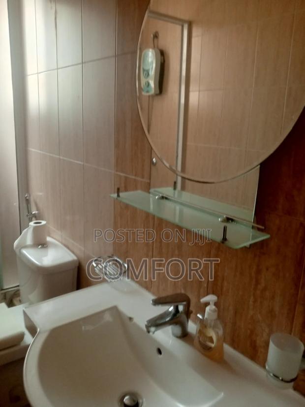 5bdrm Mansion in Lavington Green for rent