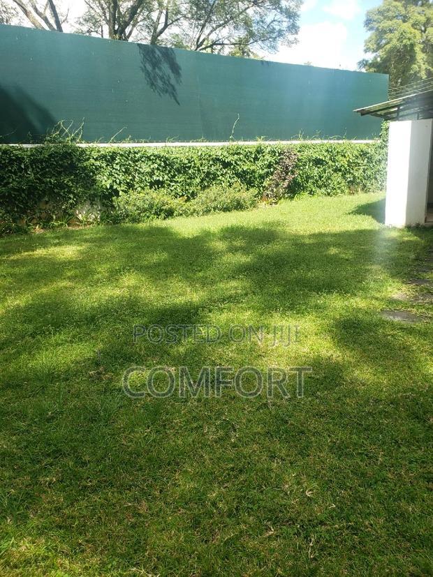 5bdrm Townhouse/Terrace in Lavington Green for sale
