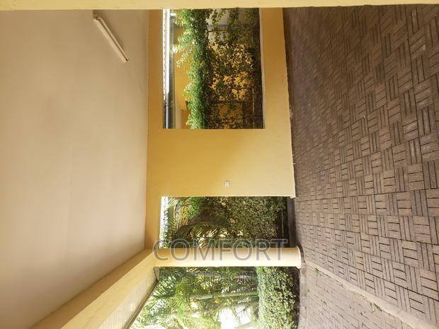 5bdrm Townhouse / Terrace in Lavingtongreen for rent