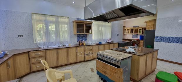 6bdrm Mansion in Unep, Runda for rent