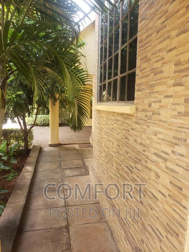 5bdrm Townhouse / Terrace in Lavingtongreen for rent