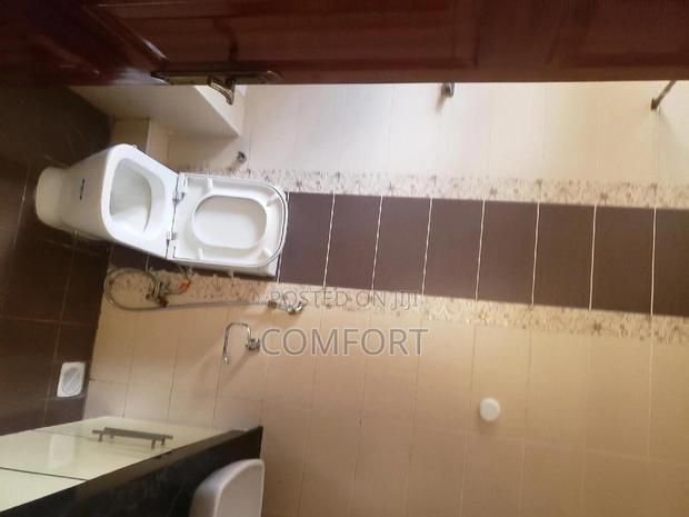 3bdrm Apartment in Yaya Centre, Kilimani for rent