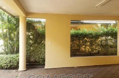 5bdrm Townhouse / Terrace in Lavingtongreen for rent