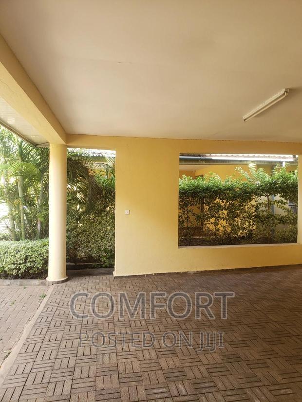 5bdrm Townhouse / Terrace in Lavingtongreen for rent