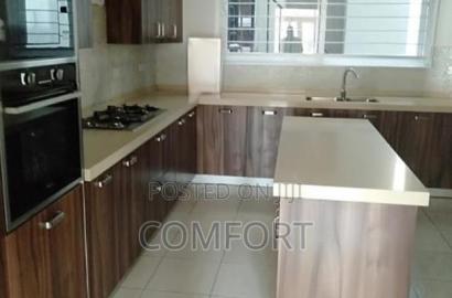 5bdrm Townhouse/Terrace in Lavington Green for sale