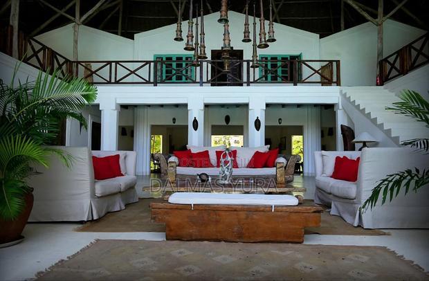 Furnished 4bdrm House in Town Centre for sale