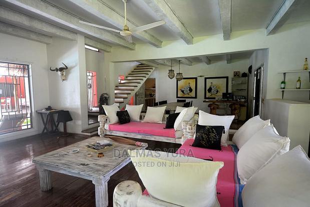 Furnished 9bdrm Villa in Malindi for sale