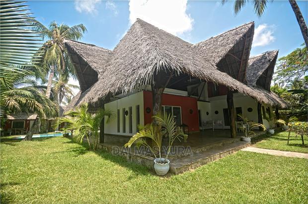 Furnished 9bdrm Villa in Malindi for sale
