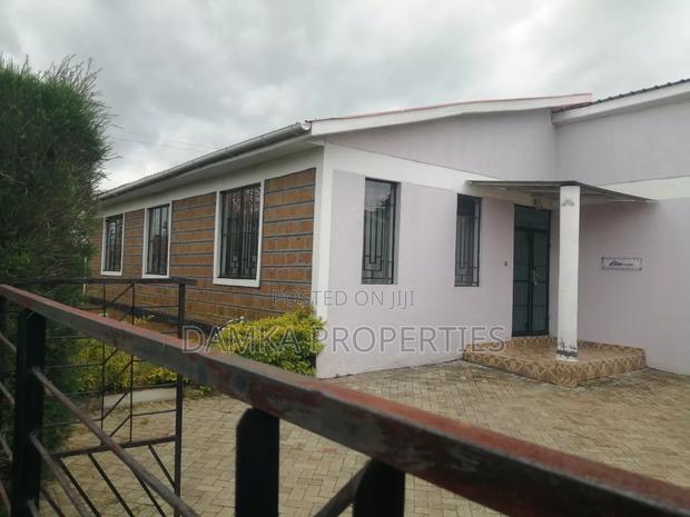 4bdrm Bungalow in Ngata, Nakuru Town West for sale