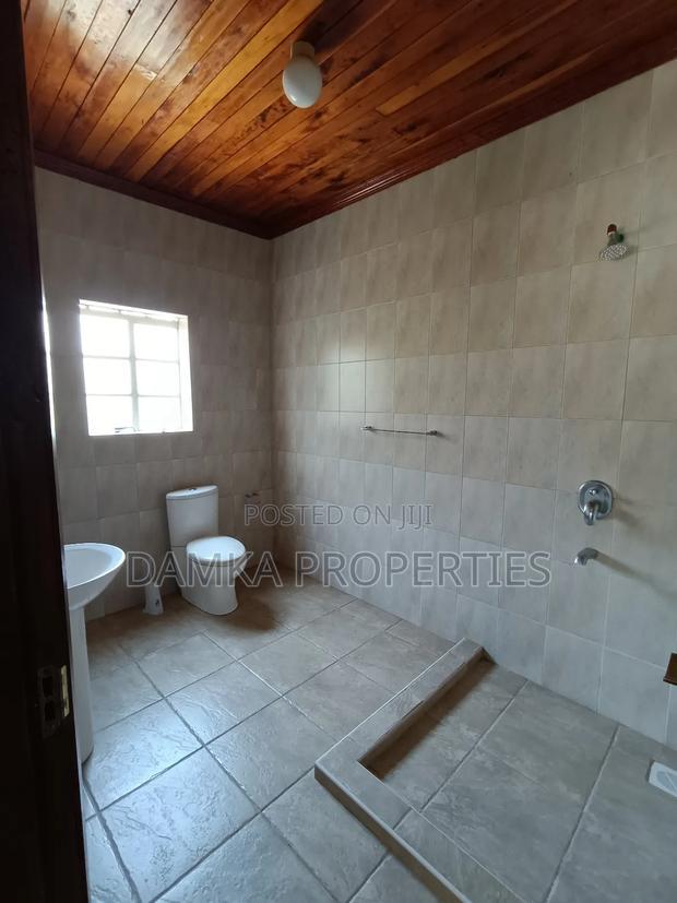 8bdrm Bungalow in Milimani for rent