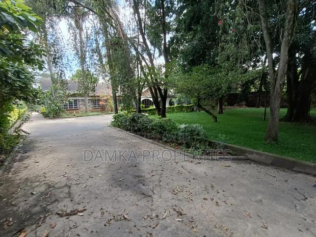 8bdrm Bungalow in Milimani for rent