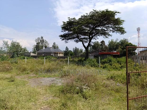 50*100 Plots for Sale 100mts From Tarmac at Mwariki Police