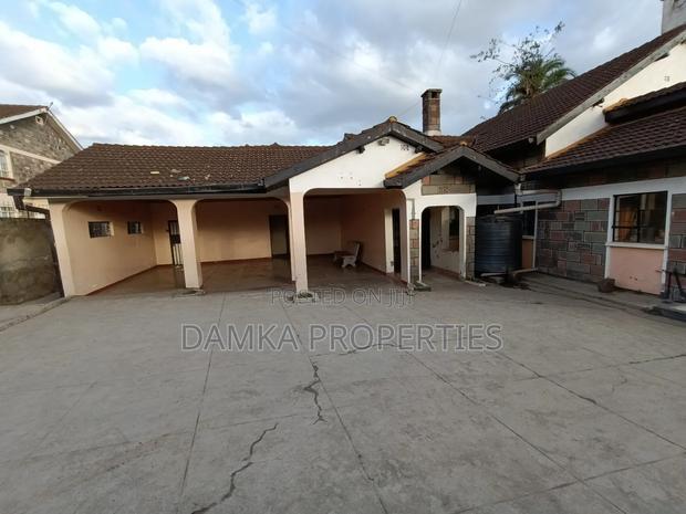 4bdrm Maisonette in Kiamunyi, Nakuru Town East for rent