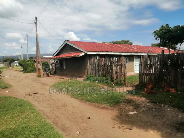 Plot for Sale With Semi Permanent Houses in Freearea