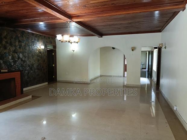 8bdrm Bungalow in Milimani for rent