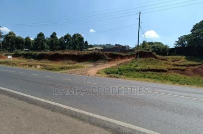 1/4 Plot for Sale Fronting Tarmac at Lanet Githioro