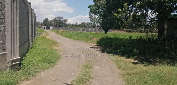 1/4 Acre Plot for Sale at Pemways in a Contolled Estate