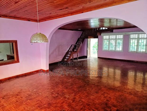 4bdrm Bungalow in Milimani, Nakuru Town East for sale