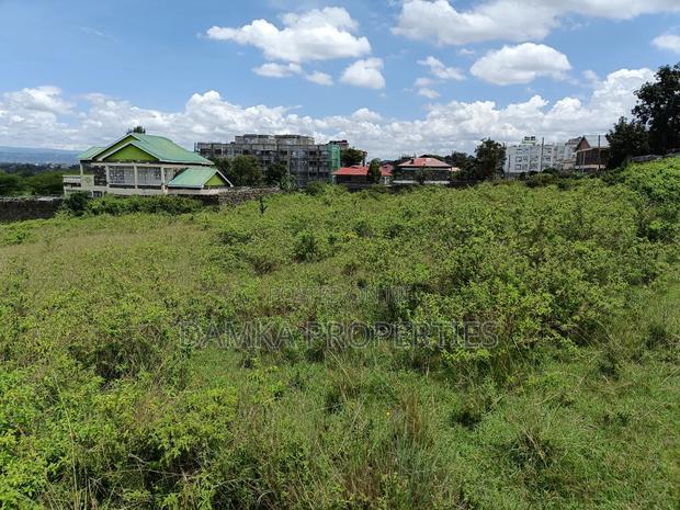1/4 Acre Plot for Sale in Naka Near Naka Primary.