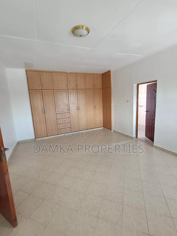 4bdrm Mansion in Nakuru Town East for sale