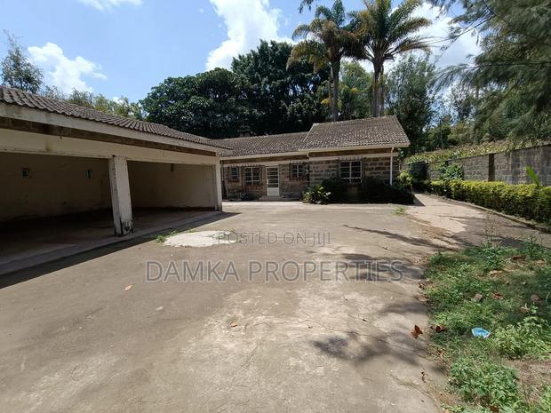 8bdrm Bungalow in Milimani for rent