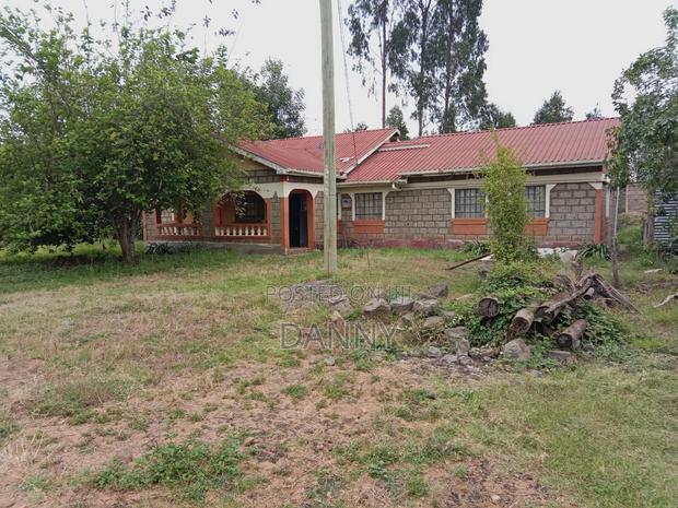 5bdrm Bungalow in Kabati, Kimorori/Wempa for sale