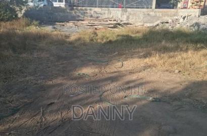 1/4 Plot Along Eastern Bypass at Kamakis Area
