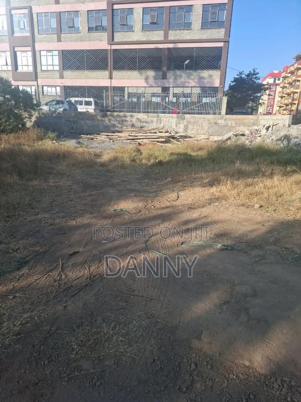 1/4 Plot Along Eastern Bypass at Kamakis Area