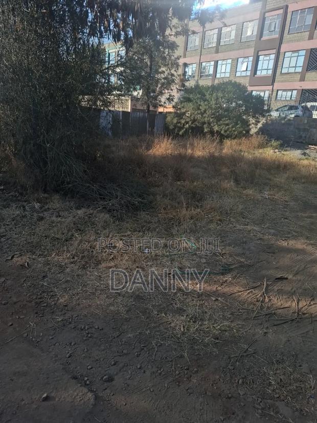 1/4 Plot Along Eastern Bypass at Kamakis Area