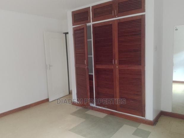 Commercial Maissionette to Let in Riara Rd