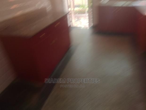 Commercial 5 Bedroom Maissionette to Let