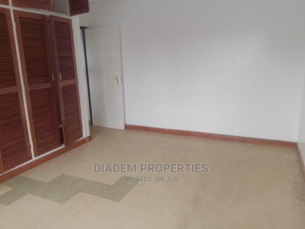 Commercial Maissionette to Let in Riara Rd