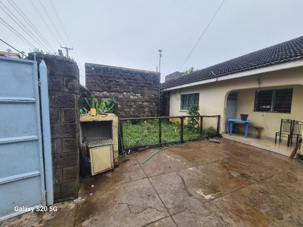 3bdrm Bungalow in Tena Estate, Donholm for sale