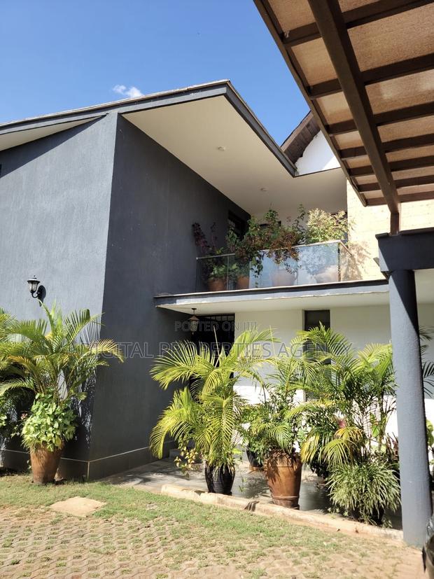 4bdrm Duplex in Garden Estate, Ridgeways for sale
