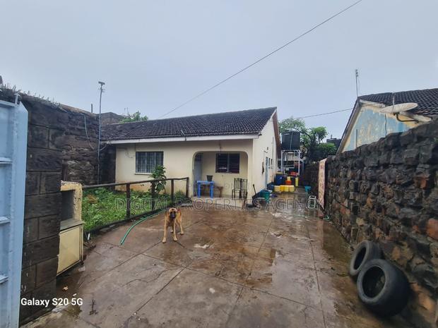 3bdrm Bungalow in Tena Estate, Donholm for sale