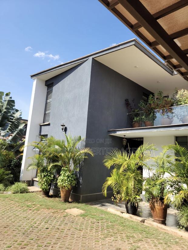 4bdrm Duplex in Garden Estate, Ridgeways for sale