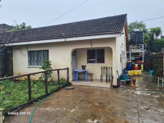 3bdrm Bungalow in Tena Estate, Donholm for sale
