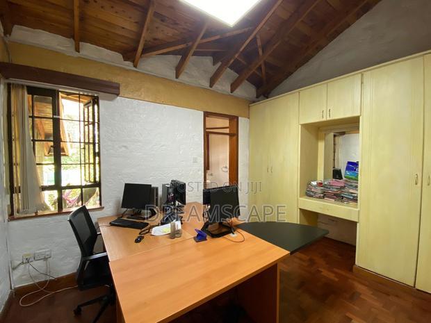 7bdrm House in Karen Road for sale