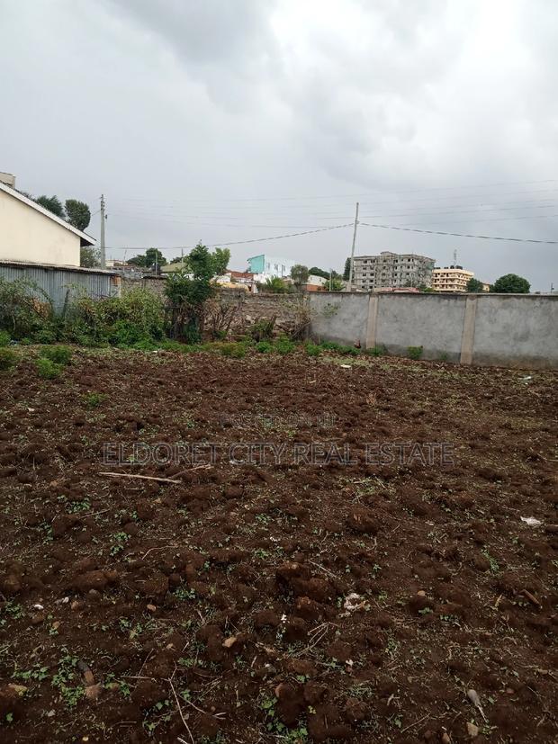 1/4 Plot West Indies With Title