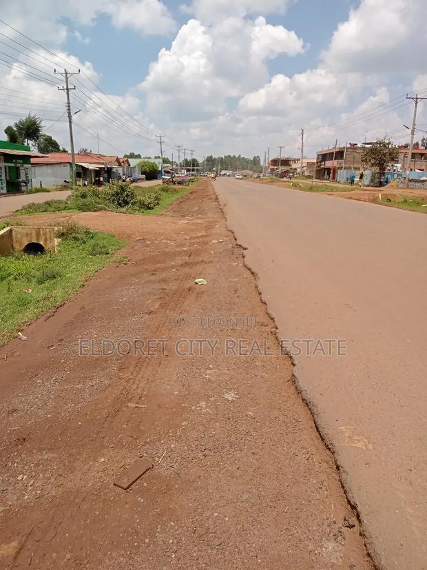 1/8 Plot Junction Kimumu Touching Tarmac