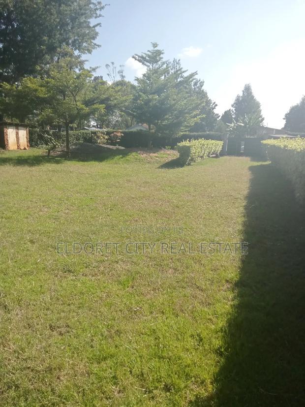 1/2 Acre Sogomo UOE With Two Bedroom House
