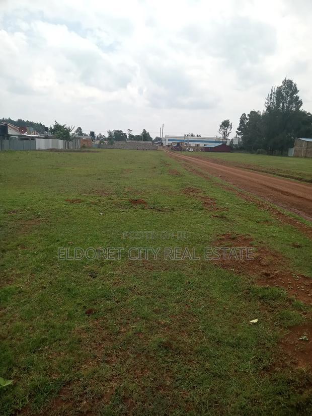 1/4 Plot Annex With Title Just 50m Fro From Tarmac